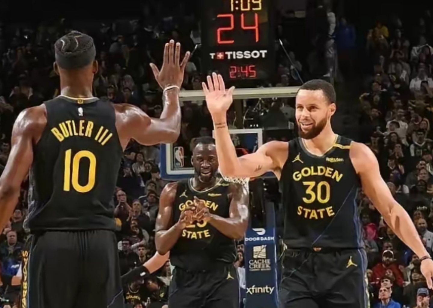 凯恩巅峰对决，库里与60激战FPX分钟，关键助攻胜负难料！